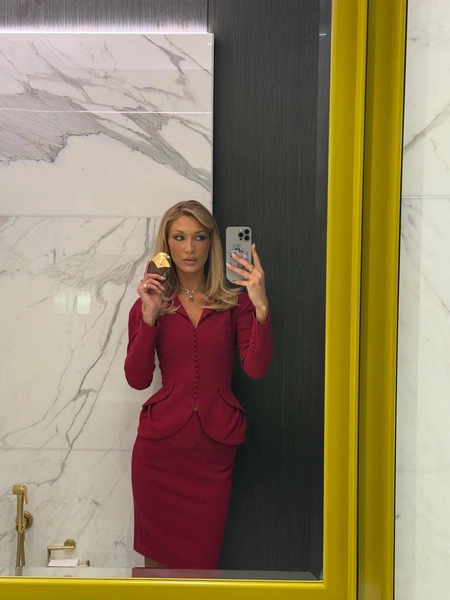 Источник: @bellahadid