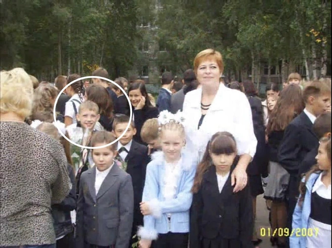 «Я тоже стоял когда-то с огромным рюкзаком и пытался выглядеть серьезным на школьных фото» | Источник: Максим Храмцов / Telegram