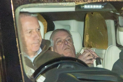 Почему король Чарльз до сих пор слушает мольбы Эндрю