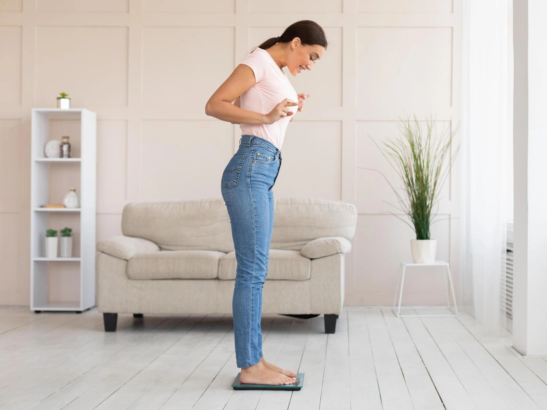 Почему вы набираете вес ночью: 9 главных причин — и как это остановить | marieclaire.ru