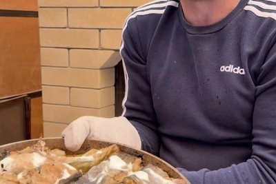 Деревенский паренек из Волгограда раскрыл рецепт запеченного сома