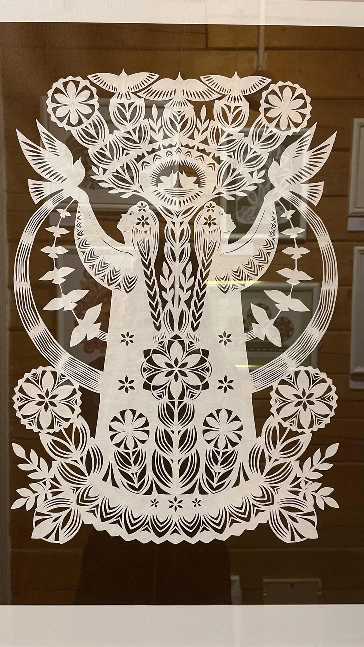 Выставка вытинанки «Бесконечные узоры жизни» Галины Журавлевой. | Источник: Музей «Дом Ваньковичей. Культура и искусство первой половины XIX века в Белоруссии