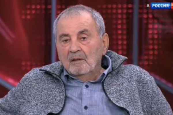 Вадим Эльгарт до последнего отрицал, что баня была построена с нарушениями | Источник: Кадр из программы