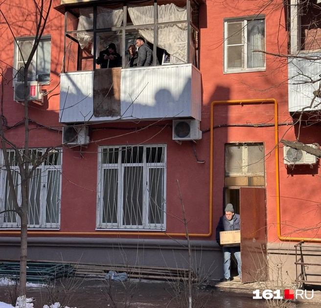 Жильцам позволили вынести вещи | Источник: Ирина Бабичева / 161.RU