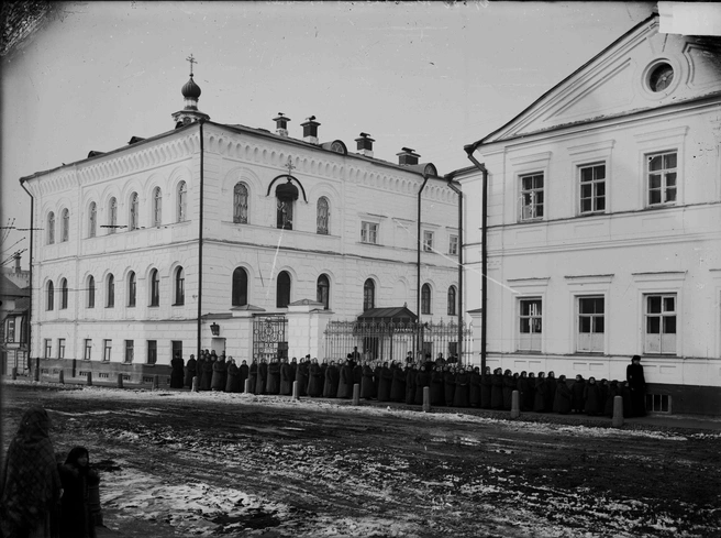Здание приюта на улице Тихоновской (Ульяновская) | Источник: Максим Дмитриев
