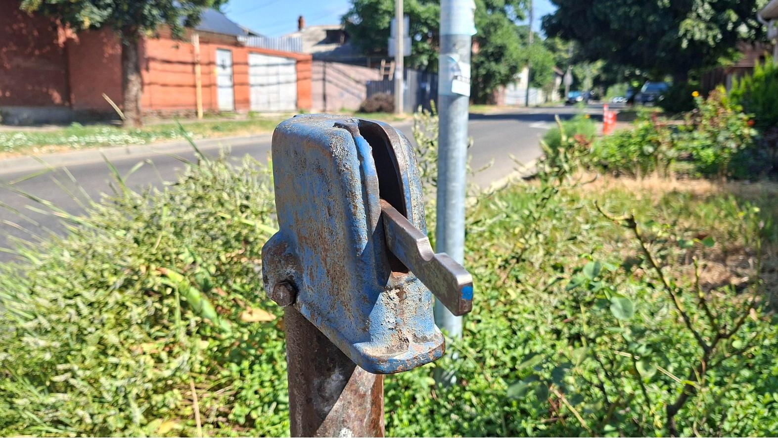 Жара доконала. Почему в Краснодаре нет питьевых фонтанчиков и можно ли пить воду из уличных колонок?