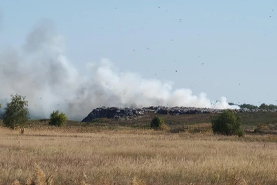 Под Омском снова горит мусорный полигон