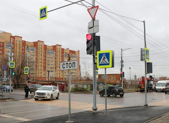 В Рязани включили два новых светофора | ya62.ru