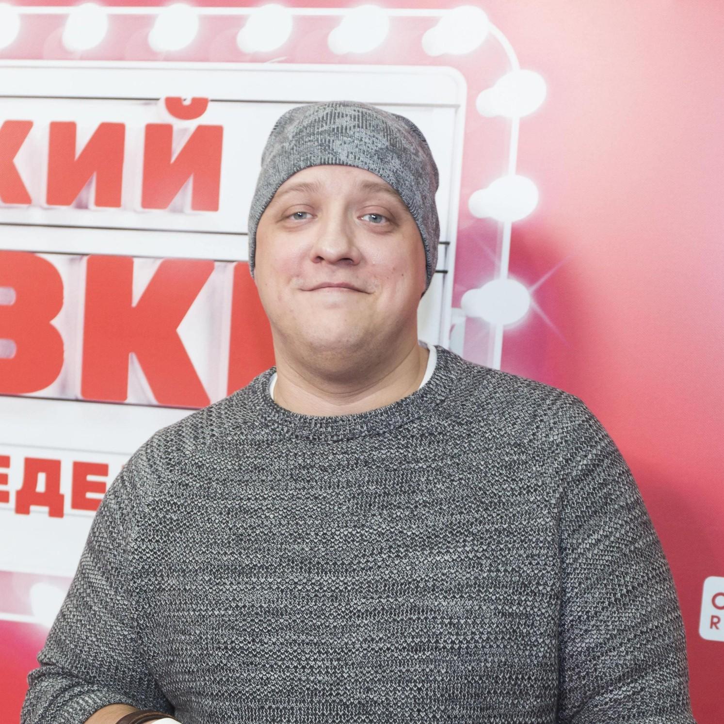 Семь лет назад спасли друзья, но сейчас его жизнь снова в опасности: больной раком Роман Попов просит о помощи