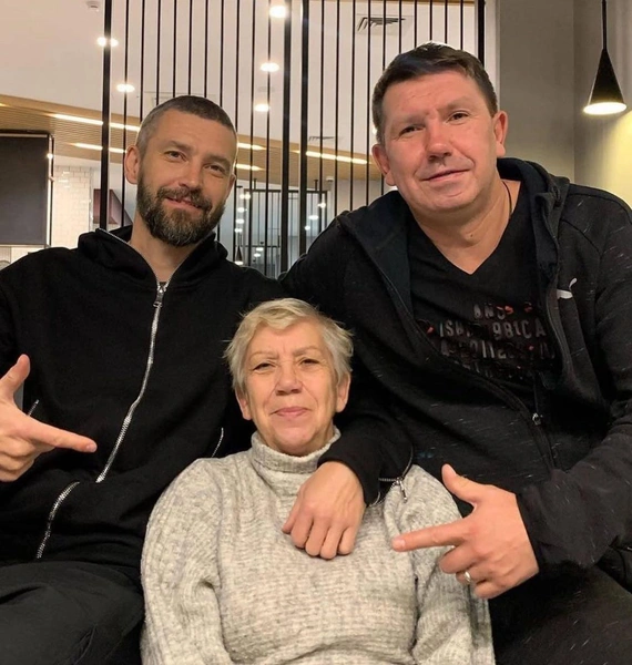 Солисты Uma2rman благодарны маме за все