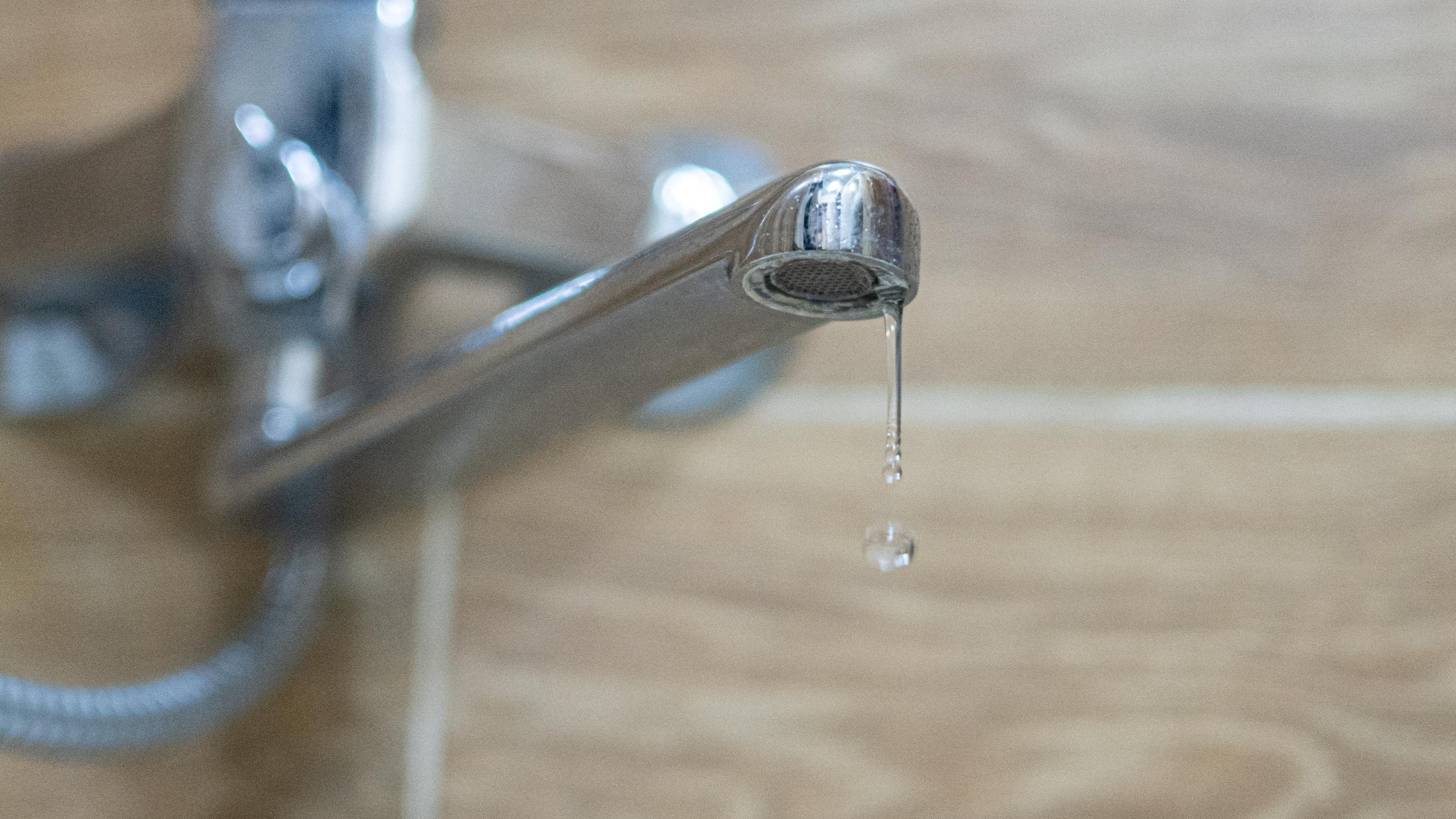 Горячую воду предложили отключать максимум на 5 дней: в Госдуме оценили, насколько это реально