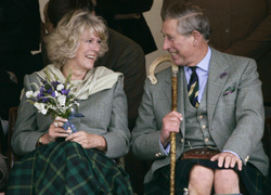 Любовь сквозь годы: 20 самых трогательных фото принца Чарльза и герцогини Камиллы