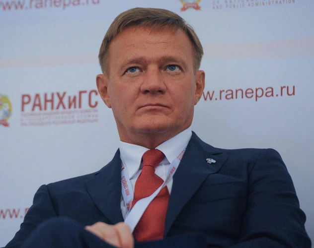 Пять необъяснимых моментов на похоронах Старовойта: что осталось за кадром траура