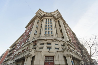 Капремонт фасада дома на Красном проспекте снова откладывается