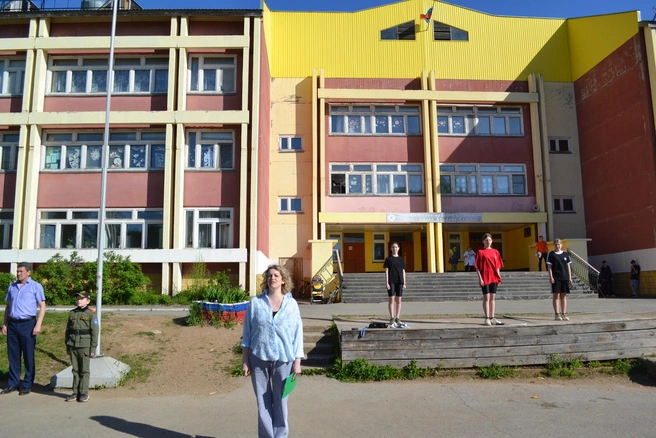 Сегодня школа носит имя атамана Ермака (фото сделано во время работы пришкольного лагеря «Казаки-герои») | Источник: «МБОУ НККК им. Атамана Ермака» / Vk.com