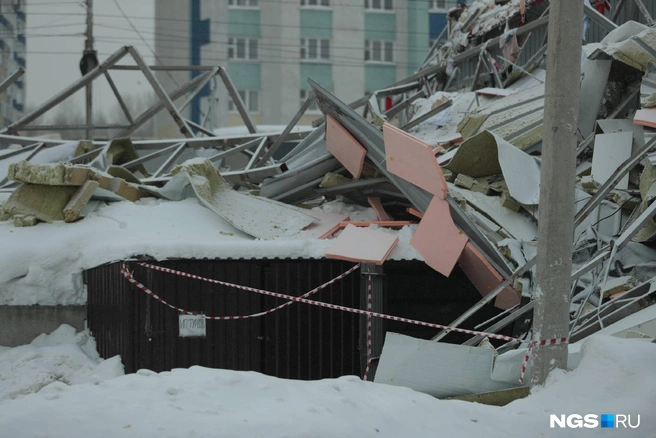 Владелец здания&nbsp;— Сергей Турков. Как выяснилось, ТЦ&nbsp;вырос из одноэтажной автомойки без разрешения на строительство. Бизнесмена задержали, скоро ему предъявят обвинение | Источник: Андрей Бортко / NGS.RU