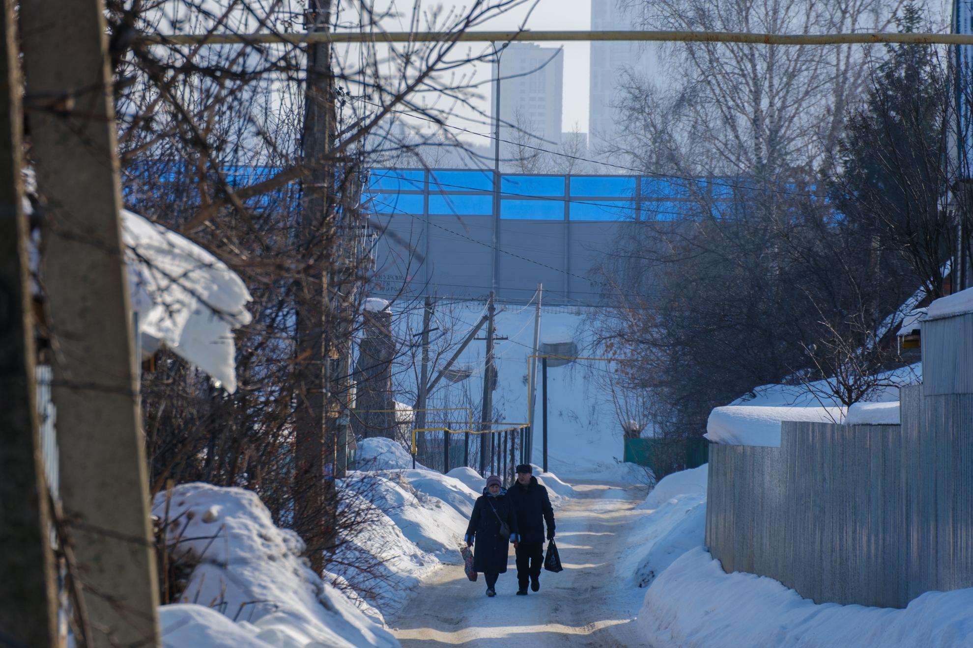 Поляна осталась, а цыгане уехали: посмотрели на будни в районе Уфы по другой берег реки Белой