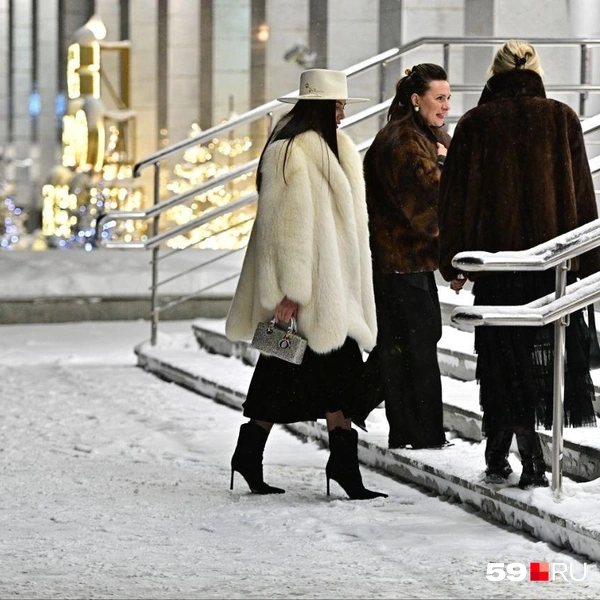 Острые шпильки, шубка и шляпка&nbsp;— брависсимо! | Источник: Василина Любимова / 59.RU