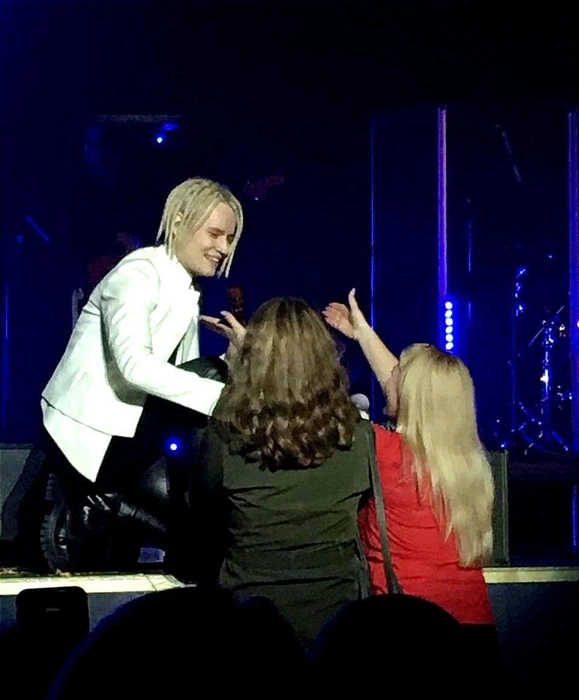 Певец всегда рад видеть своих поклонниц | Источник: из архива Галины Королёвой