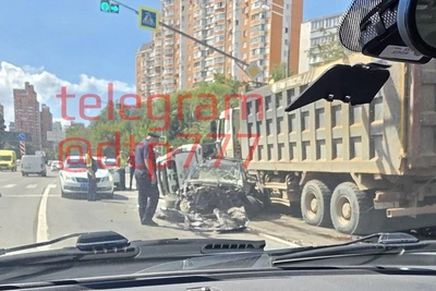 Два авто столкнулись на севере Москвы