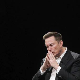 Режиссер Даррен Аронофски снимает фильм про Илона Маска