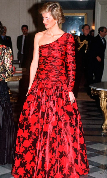 В вечернем платье Catherine Walker на ужине в английском посольстве в Париже, 1988 г.