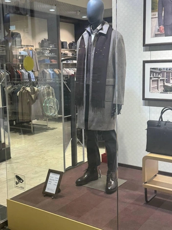 Мужское пальто в одном из бутиков | Источник: Дарья Гранкина / 26.RU