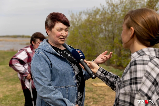 Надежда жалуется на дорогу, которую не восстановили после прошлогоднего паводка  | Источник: Ирина Шарова 