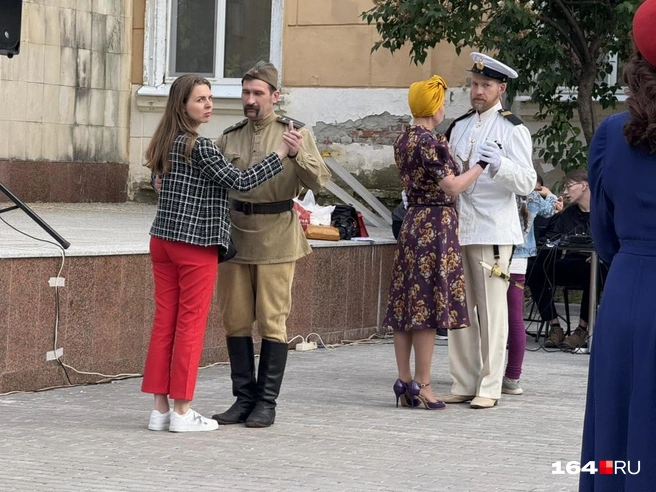 Гостей приглашают потанцевать | Источник: Сергей Петунин / 164.RU