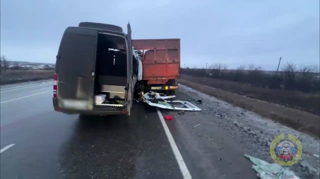 В больницу с места аварии в Дубовском районе увезли четверых пострадавших | Источник: ГУ МВД России по Волгоградской области