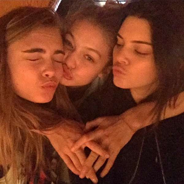Источник: @caradelevingne