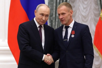 Путин наградил педагога из Чайковского