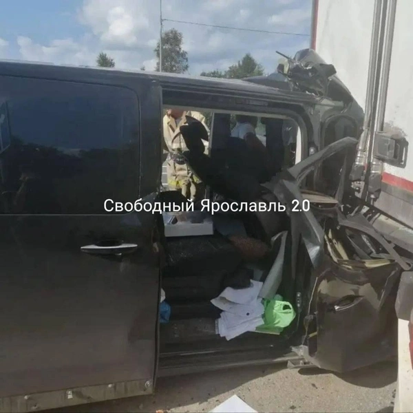 Повсюду валяются автомобильные детали | Источник: Свободный Ярославль / Telegram