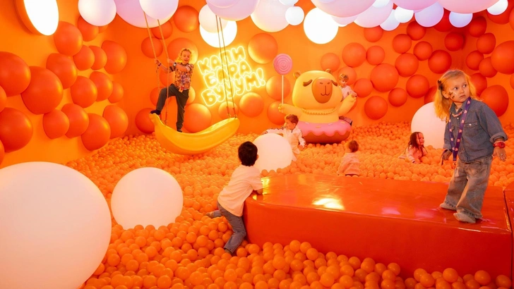 Полный «Капибарабууум»: в «Москвариуме» состоялась торжественная презентация мультимедийной выставки о капибарах | Источник: Пресс-служба