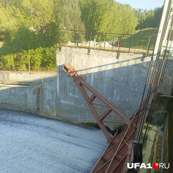 Плотина во всей красе | Источник: Лейсан Загитова / UFA1.RU