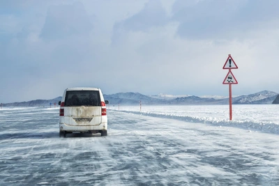 В Иркутской области введут штрафы за выезд на лед вне переправ