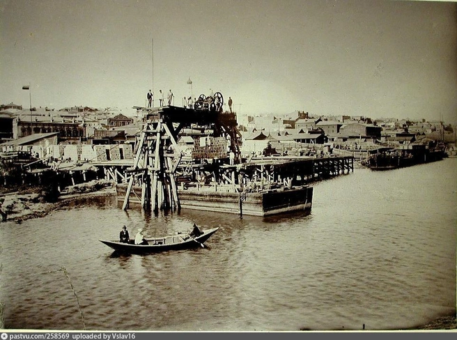 Строительство набережной в 1897 году. Фото Елисея Черепахина | Источник: Pastvu.com