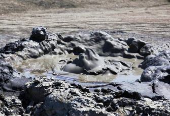 Грязь Земли: что такое грязевые вулканы и чем они опасны