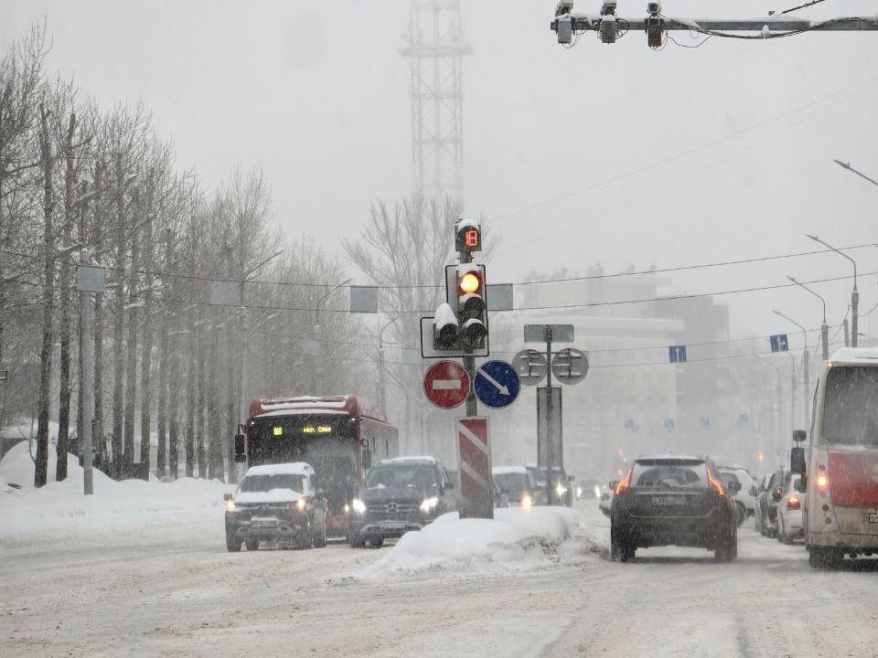 Эта зима в Перми началась поздно — не задержится ли она на лишний месяц? Отвечает Андрей Шихов
