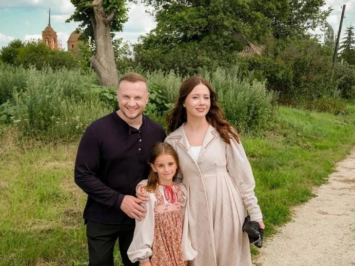 Олеся Иванченко с коллегой Дмитрием Журавлевым и его дочерью