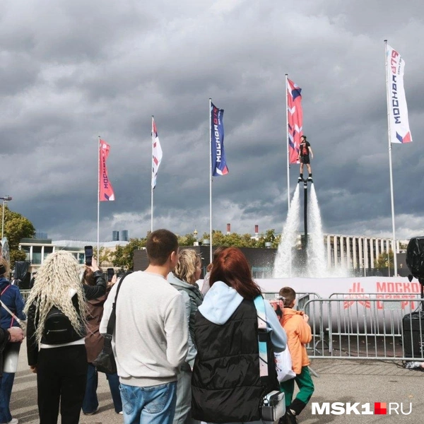 Шоу на флайбордах | Источник: Михаил Мечев / MSK1.RU