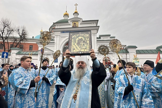 Икону внесли в Казанский кафедральный собор | Источник: tatmitropolia.ru