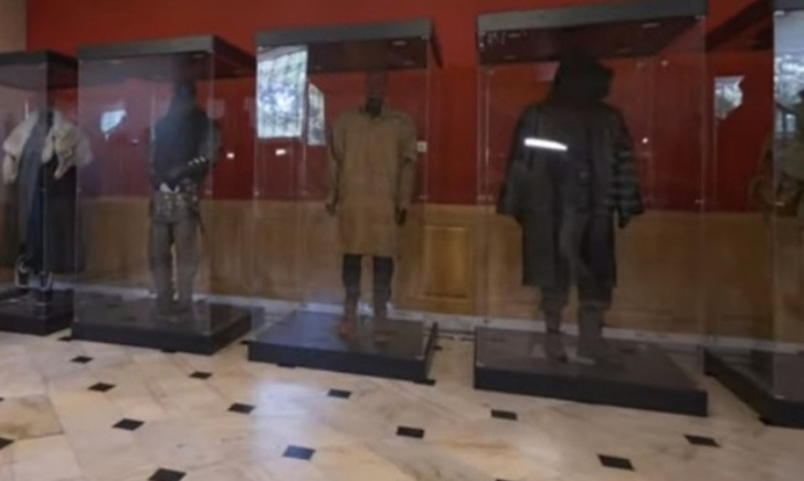 Музей костюмов, личная ванная комната и винный погреб. Как выглядит дом Jah Khalib за 36 миллионов