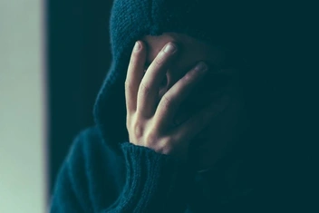 «Обижаю других и в то же время тону в печали. Что со мной?»