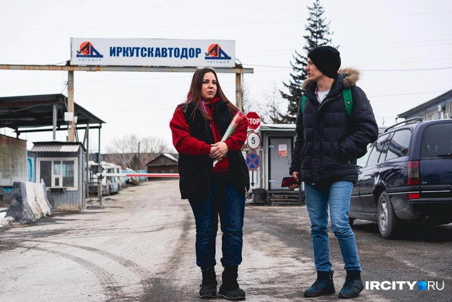 Единственную девушку в коллективе водителей, кстати, поздравили с 8 Марта | Источник: Алина Ринчино / «ИрСити»