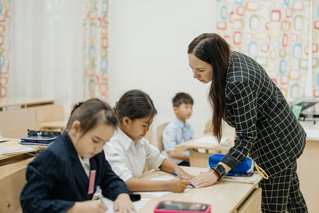 Среди учителей&nbsp;— преподаватели ЗабГУ, ЗабИЖТ, ЧГМА и компьютерного колледжа | Источник: Ксения Зимина