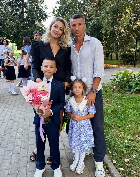 Евгений Алдонин с семьей