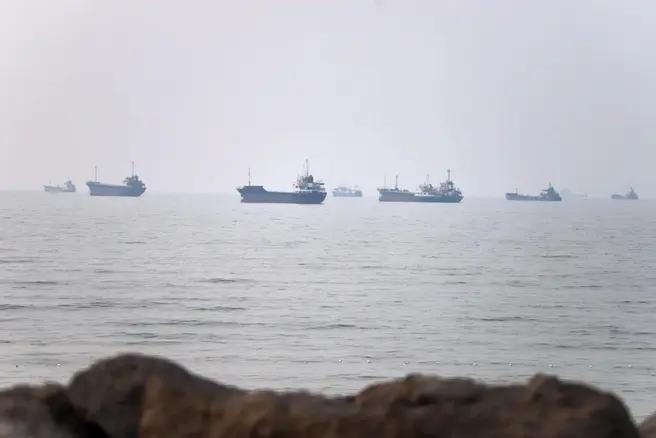 В ОАЭ нашли тело российского моряка — он исчез после атаки на танкер у Дубая