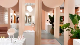 Эклектичный pop-up бутик Glossier в Майами