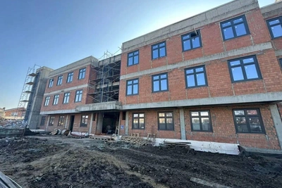 Власти ищут подрядчика для достройки поликлиники в поселке Российском